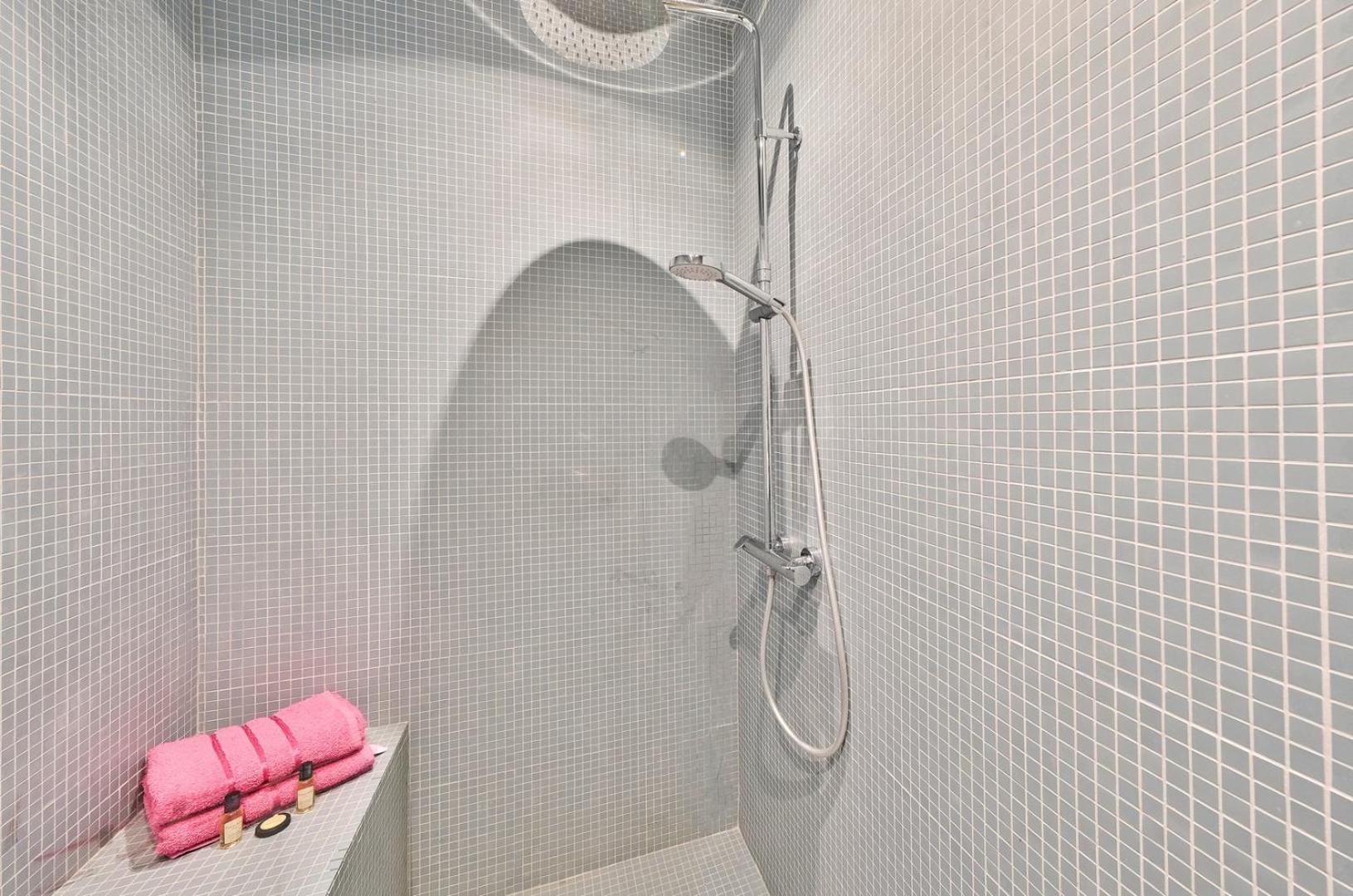 Appartement Guestready - Atypic Studio Near Montmartre à Paris Extérieur photo